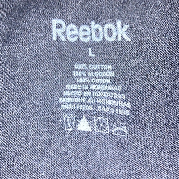 NHL Chicago Blackhawks Hockey T-shirt Size large Reebok - Picture 4 of 4